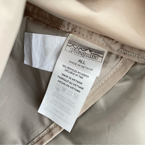 Patagonia Arbor Classic 25L Unisex Beige Backpack - Picture 9 of 11